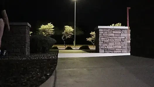 Thick BBW Wife Strips and Throw That Ass Back in Public! Badblondiemonroe