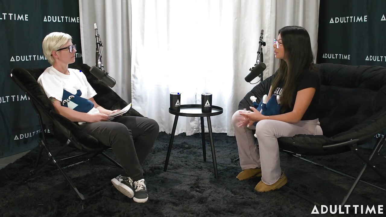Cami Strella Overlever en kult, Tiktok-berømmelse og ikke-monogami Adult Time Podcast