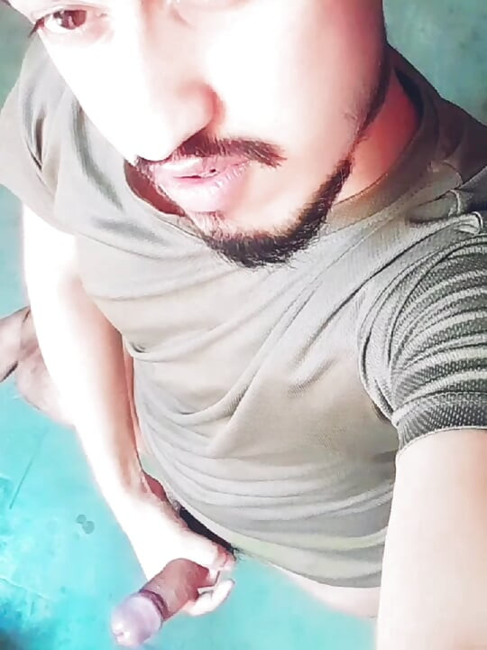 Desi lund khada hai