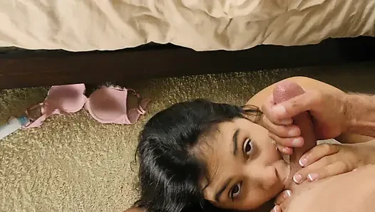 Violet Starr соблазняет папу своего бойфренда своими натуральными сиськами