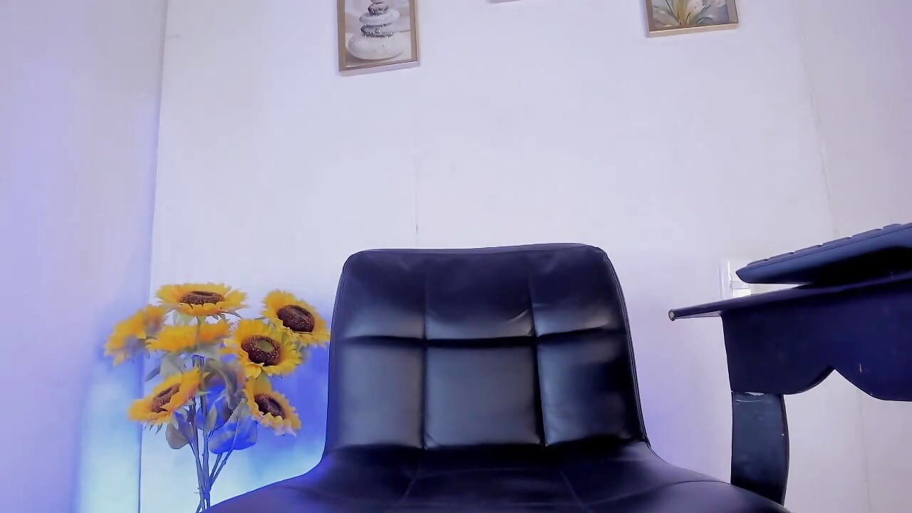 Xarabliz Stripchat Big Lady Dominant Makes You Adore Her Big Cock