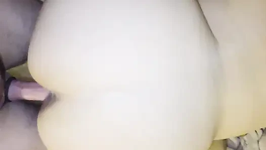 Istri tetangga yang doyan selingkuh dientot gaya doggy sampai mengerang keenakan