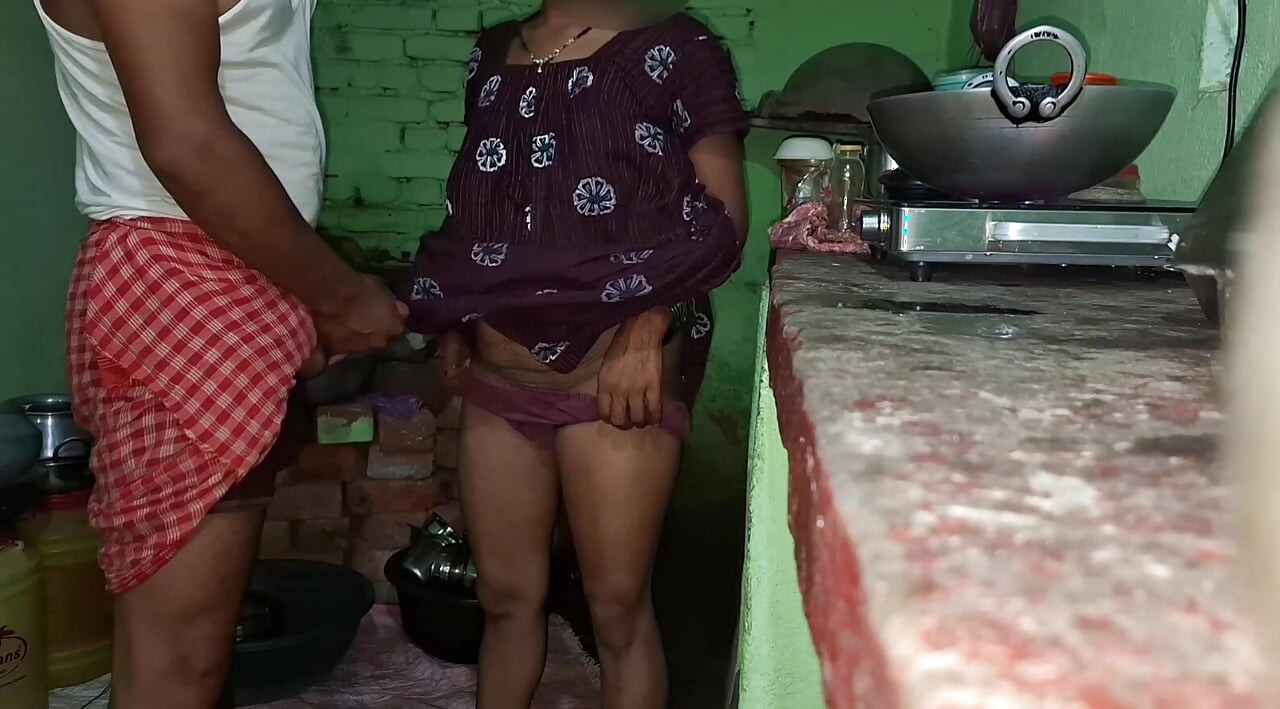Una coppia indiana indiana fa sesso con una moglie sexy