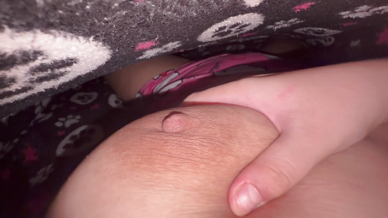 Hot Mom Records Her Huge Tits