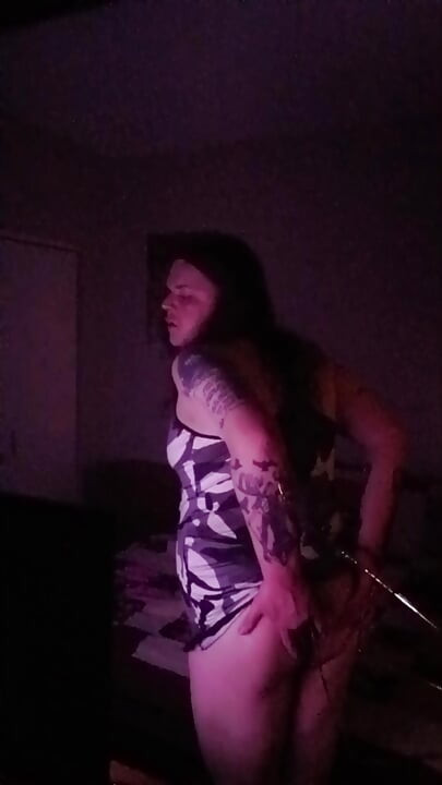 Analna zabava i vježbanje pušenja u ogledalu