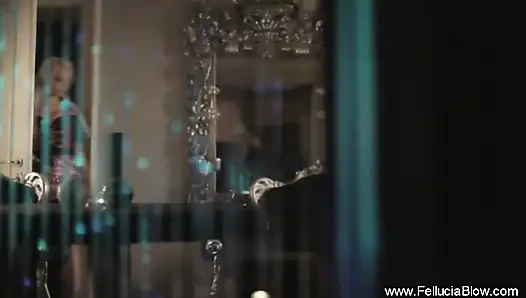 Чувственная сессия орального перфоманса