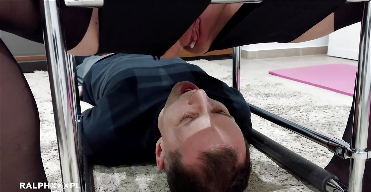 Cuckold sperma essen ZUSAMMENSTELLUNG reinigung sperma kuss pisse