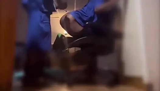 Er Fickte Mich Oben Und Gegen Die Wand