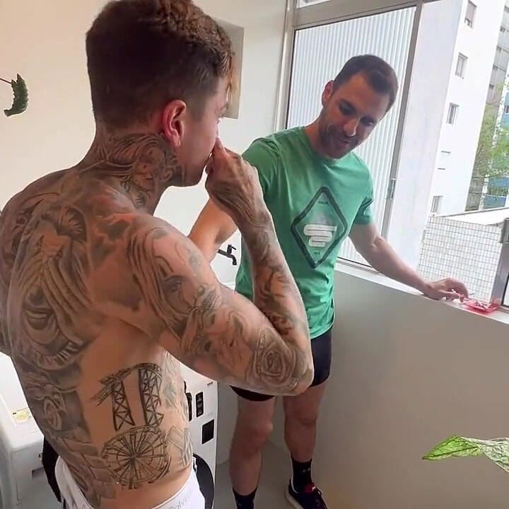 Having Hot Sex with an Old Friend Parte 1