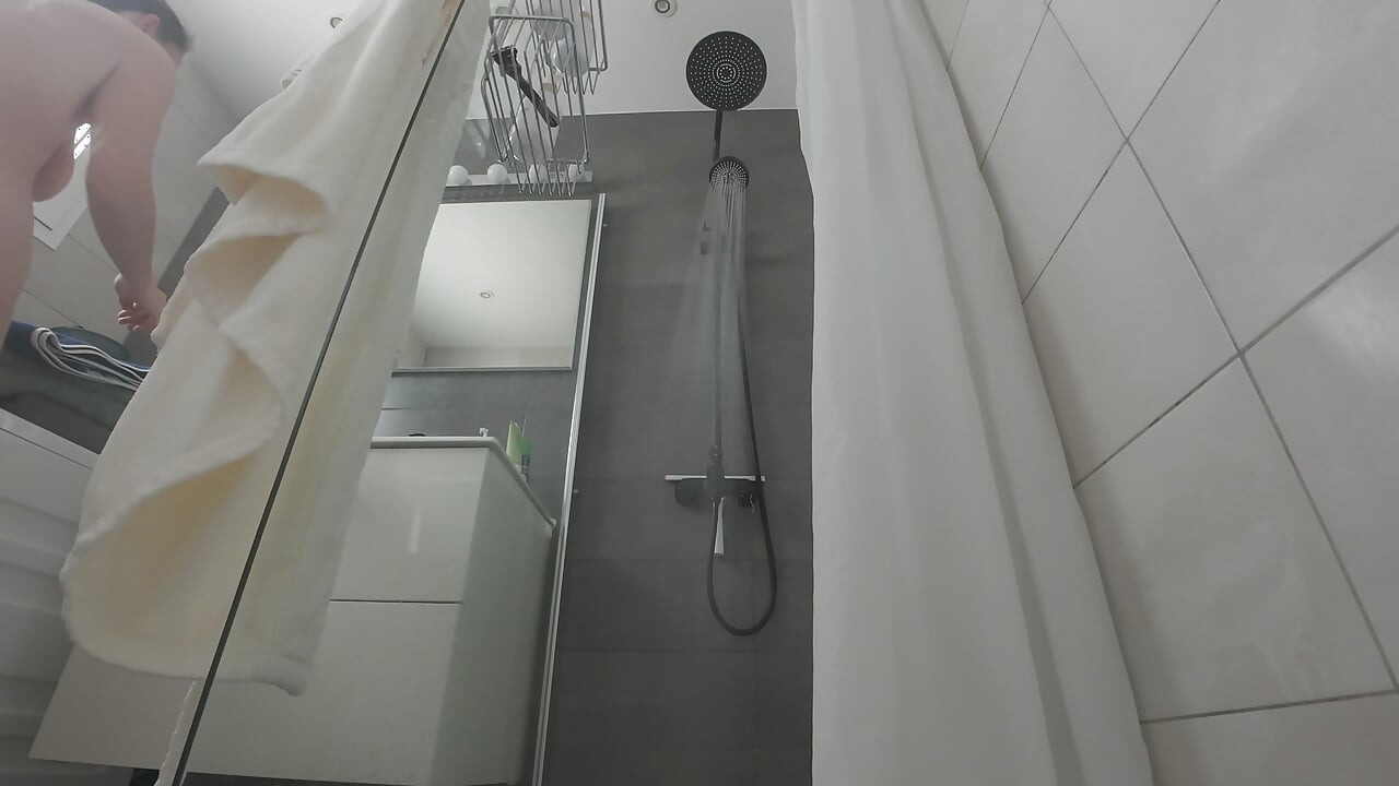 Tight Hairy Pussy Pissing In The Shower