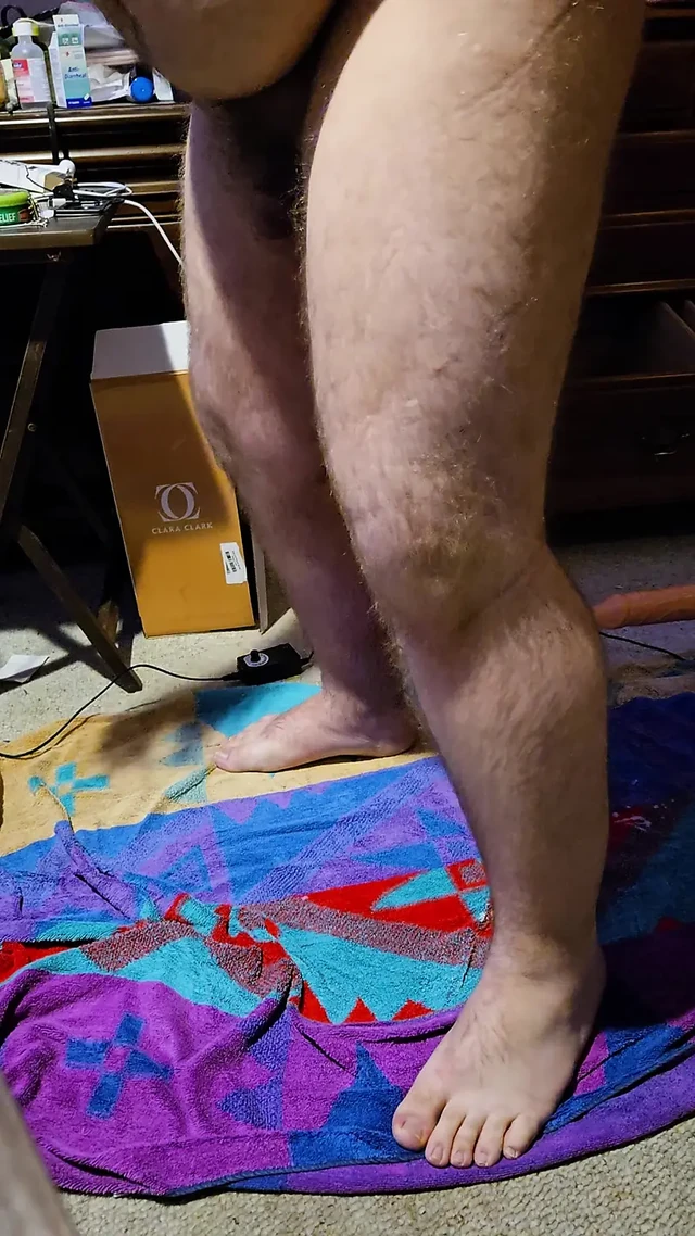 Chubby dude uses dildo machine