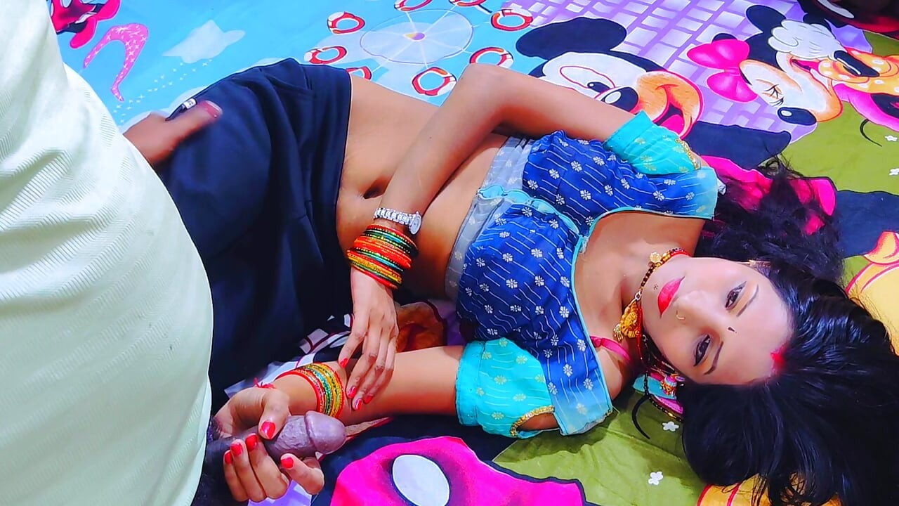 India Desi Local Village Teen Bhabhi Outdoor Xxx videos, Indian Beautiful Village Bhabhi Outdoor sex video in Hindi Audio