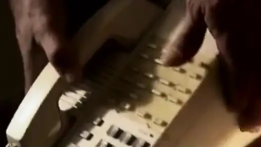 Reife blondine nimmt pulsierenden bbc im dampfenden casting tief in den hals