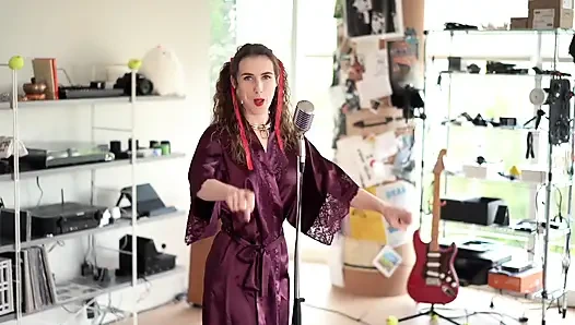 Домашнее животное учителя, видео повстанцев