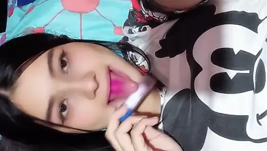 Мой сводный брат принимает меня в кемпинге и кончает в меня, пока я скачу на его большом члене