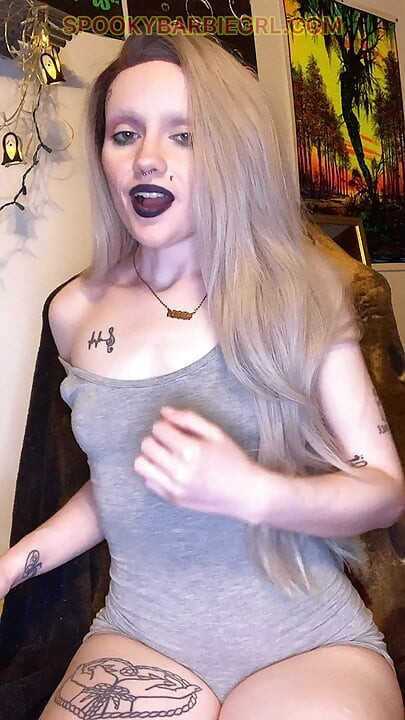 SPOOKYBARBIEGRL GOTH HOMEWRECK JOI - KLEINE TITTEN SIND BESSER
