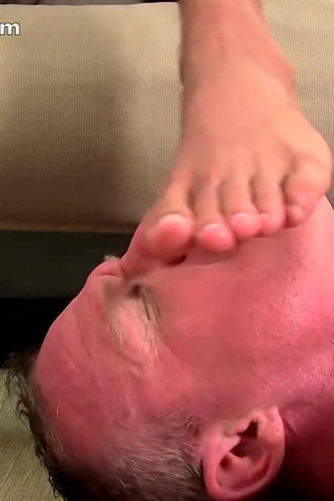 Angelo's Size 11 Bare Feet Worshiped
