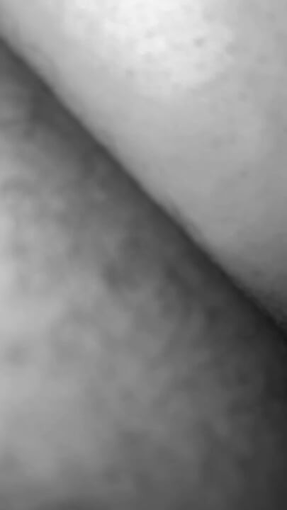 把它放在两个洞里