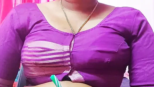 Zoya Bhabhi дези занимается сексом с муженьком в комнате