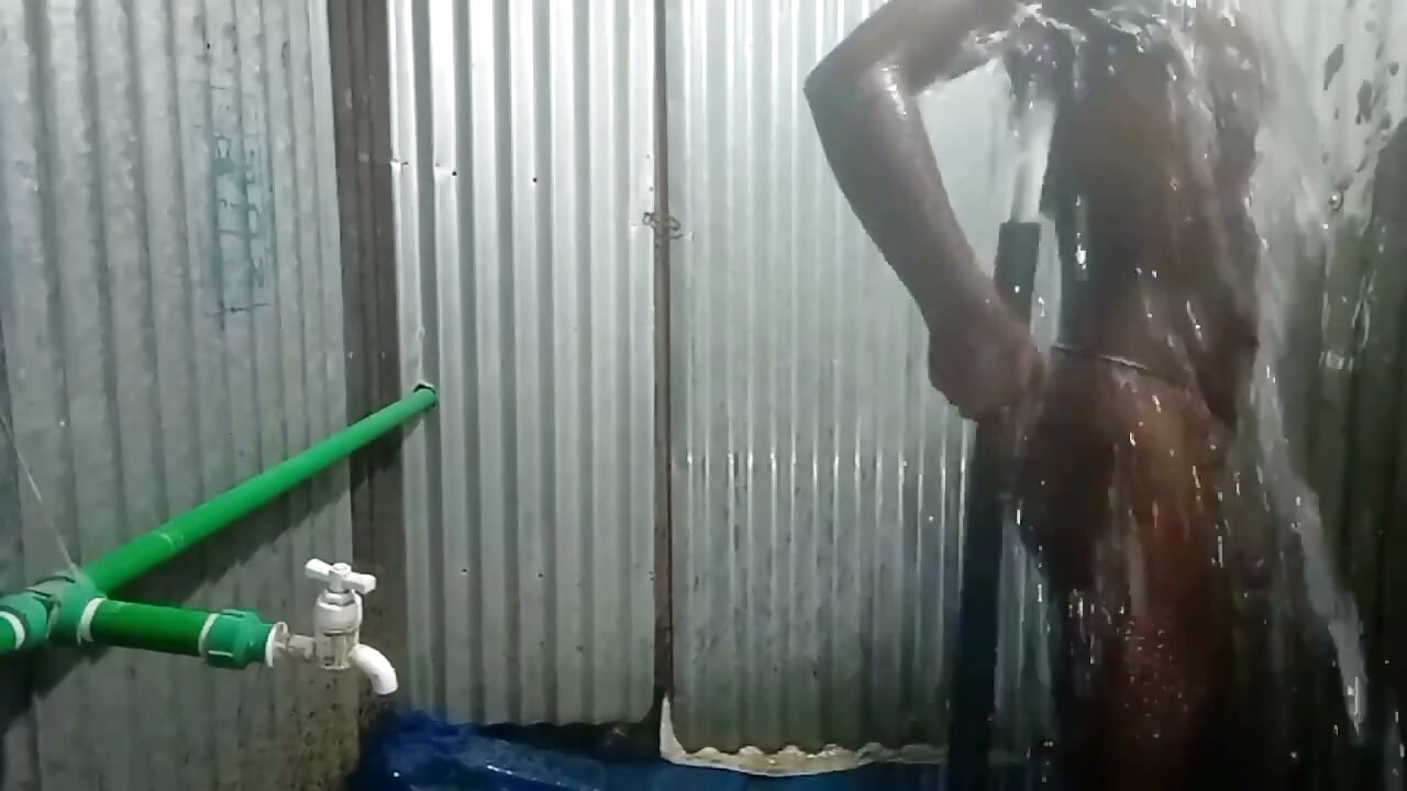Mandi bogel dan melancap