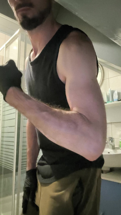 MuscleOtters First Video