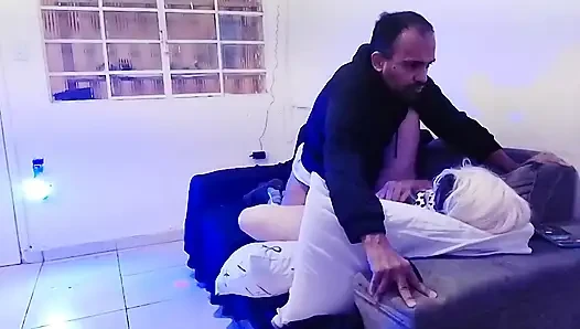 Rabuda saugt gern und bekommt es in den Hintern. Vivi Guedez