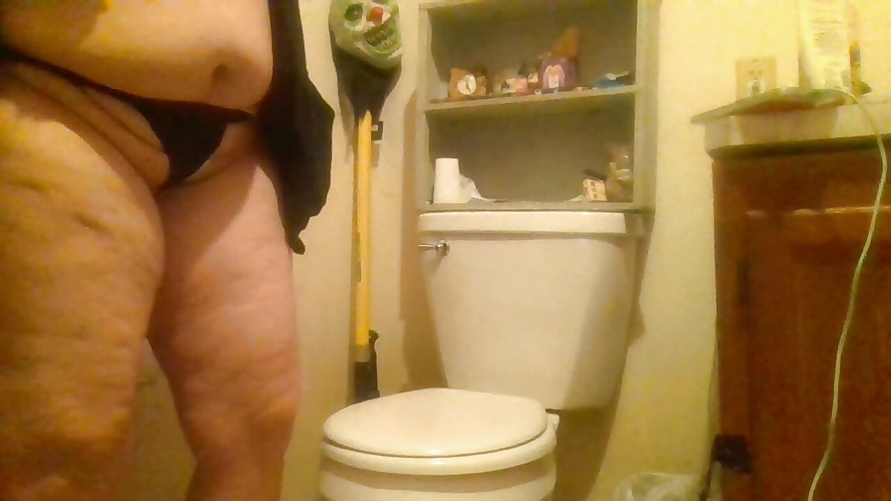 masterbate rapidinha no banheiro esperma anal apertado buceta dedo branco tubo