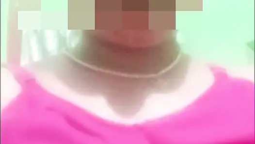 mamta bhabi ne chut main ungli kar ke pani nikali