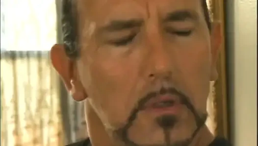 Memek mungil pirang seksi mengobel memek