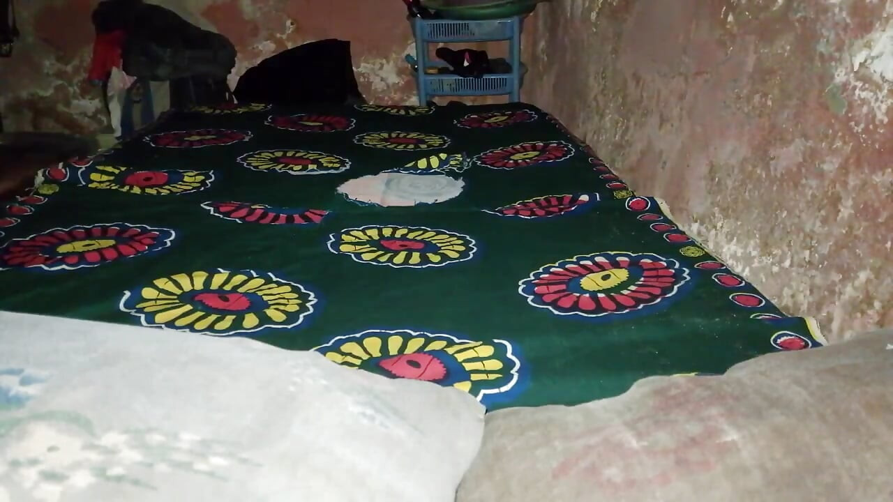 Fazendo Meu Pau Duro E Fodendo Minha Cama
