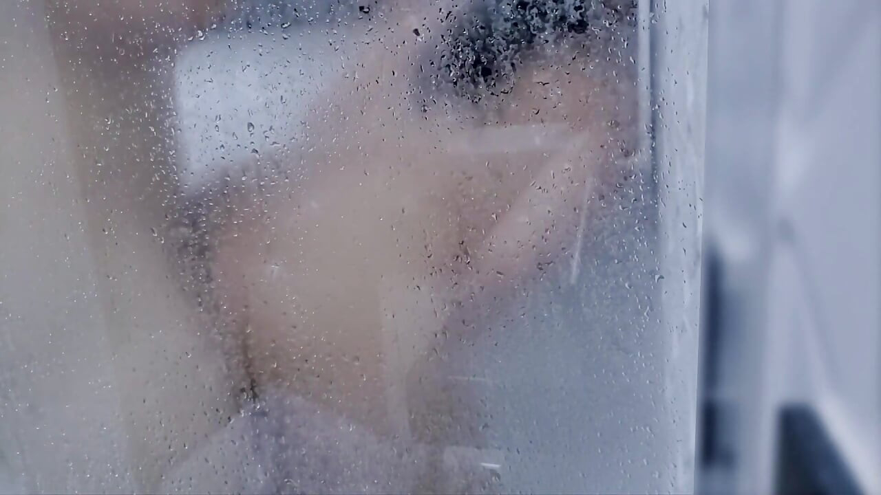 Mature Does Not Refuse18 Years Old Boy Without Condoms