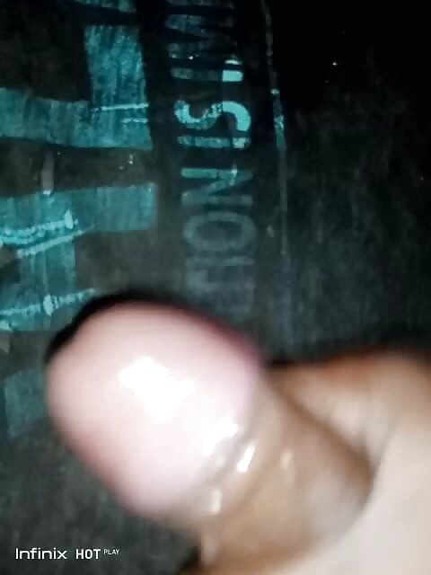 Miyan khalipha chut ko dekh kar paani💦 nikaal diya