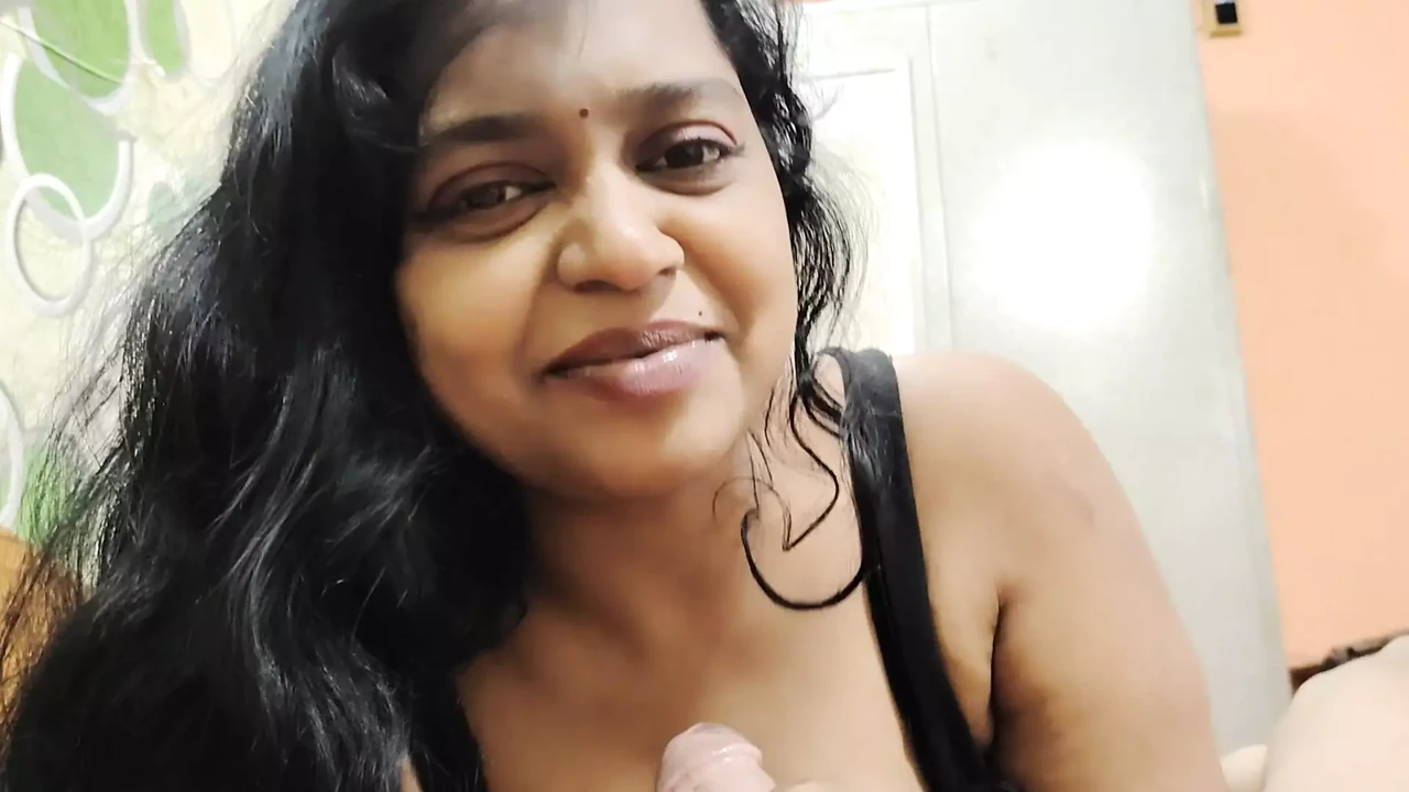 My horny stepsister hard suckling my dick
