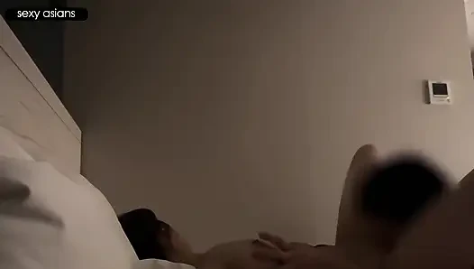 Si cewek pecinta rambut dovey satsuki lagi asik muasin memeknya setelah goyangannya yang berujung crot di dalam