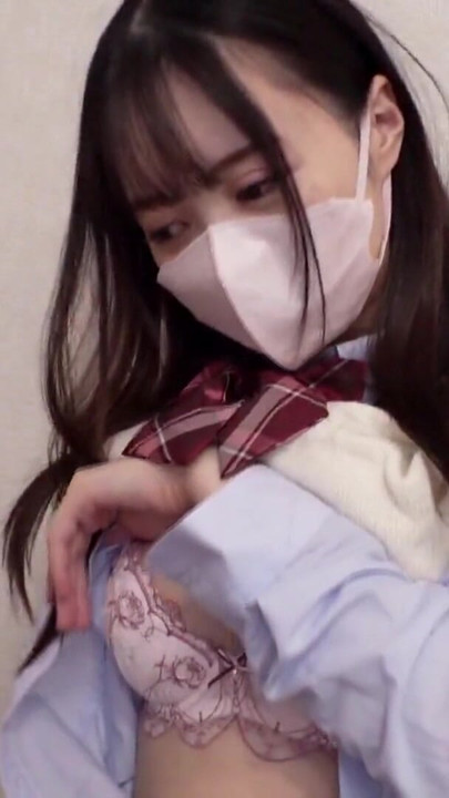 Deel 2 Ik geef je een kleine zak ... Zuig je lul! ! vol.02 | Clip 1