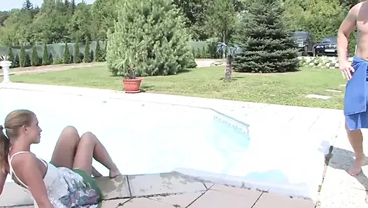Heißer Poolsex Mit Kristine Crystalis