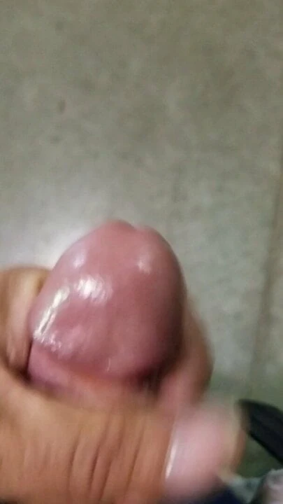 Solo mwm stroking at work