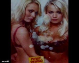 Amii Groves &; Danni Wells cum tisztelgés 1