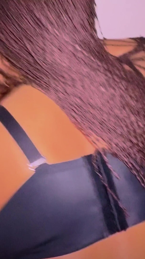 Young brunette with big tits that I met on Tinder fucks me in her living room!! What a delicious squirt! | Clip 1