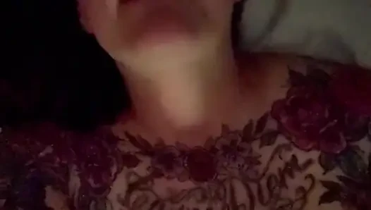 Masturbasi dan crot banyak banget di tengah malam