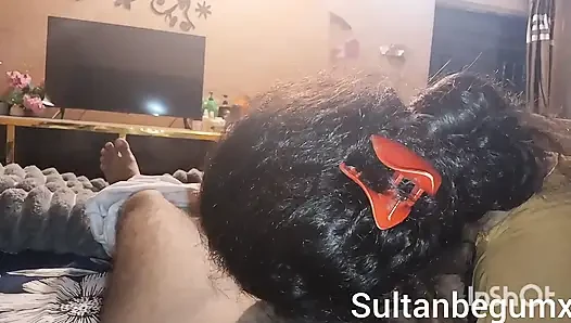 Bölüm 1 göğüsler ateşli Pakistanlı evli kadınla sikişiyor ve ön sevişme Urduca hintçe ses