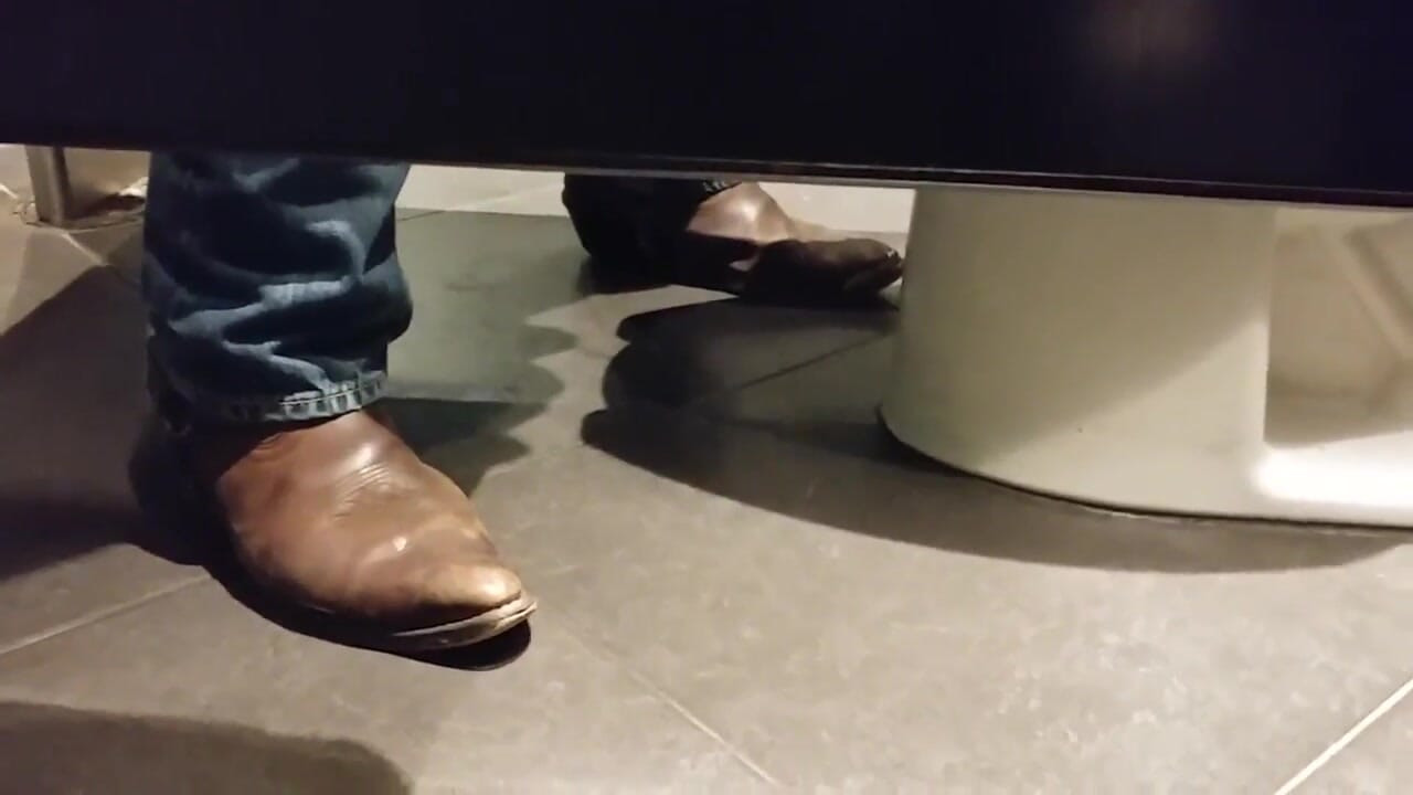 wc hunting in the bathroom