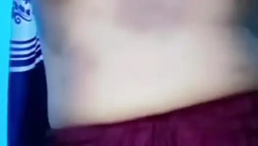 Indian girl showing big boobs in video call sexy boobs