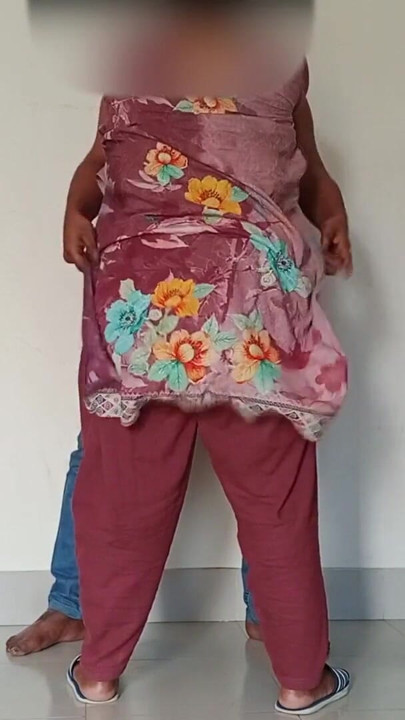 satul desi în aer liber gospodină sexy Desi Ki Chudai | Clipul 1
