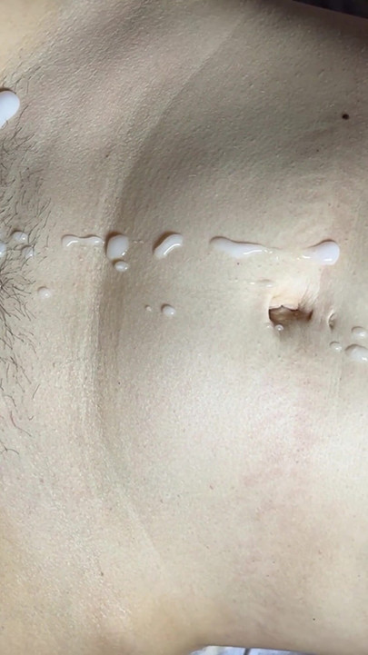 Tôi thức dậy với màn cọ xát chống lại lông của mình, cận cảnh với một lần bắn tinh khổng lồ | Clip 1