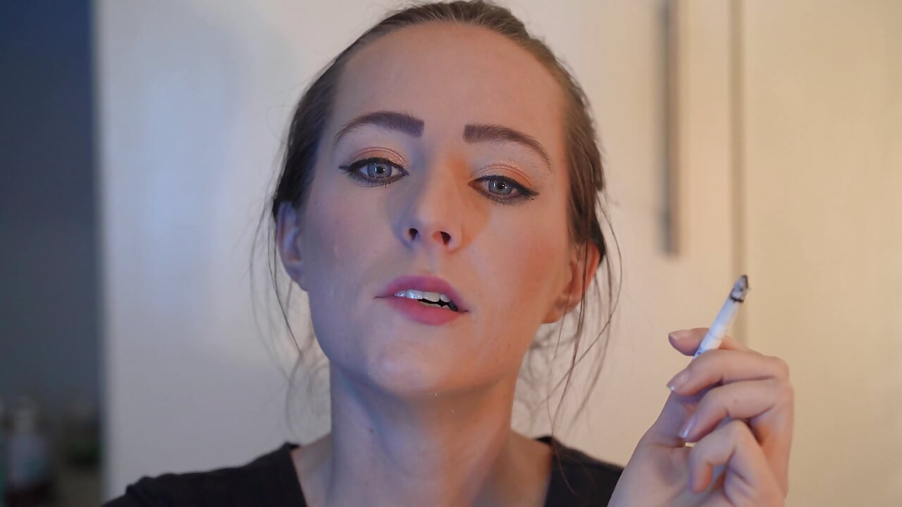 Sensual Close up Smoking with Petite Girl