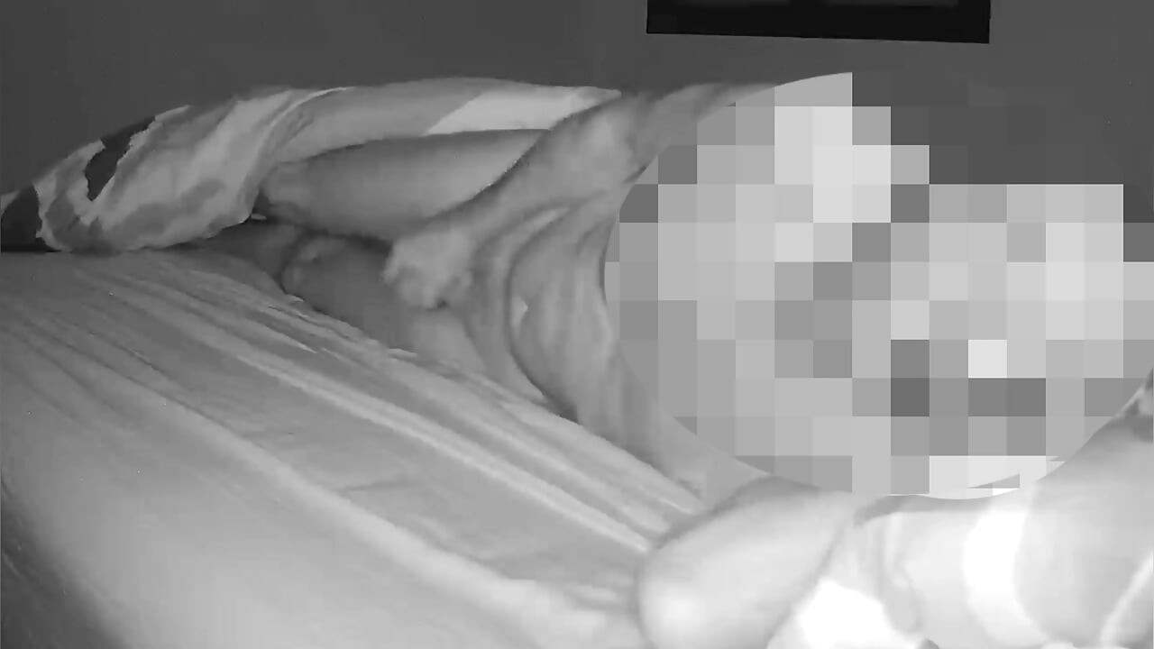 Waking up in the middle of the night: solo pleasure, spasms and ejaculation