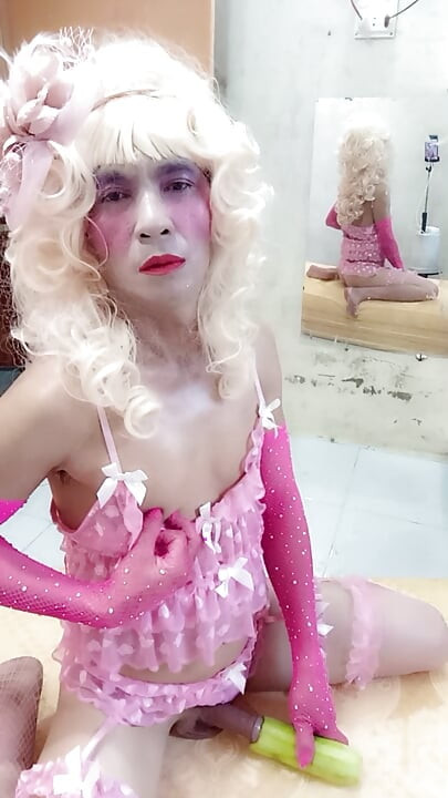 Oanh Le transsexual vestindo selfie pornô sexy