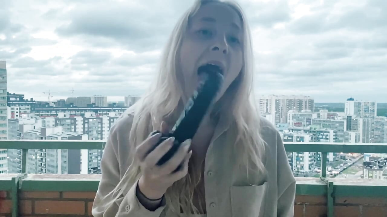 입구에서 핸잡.