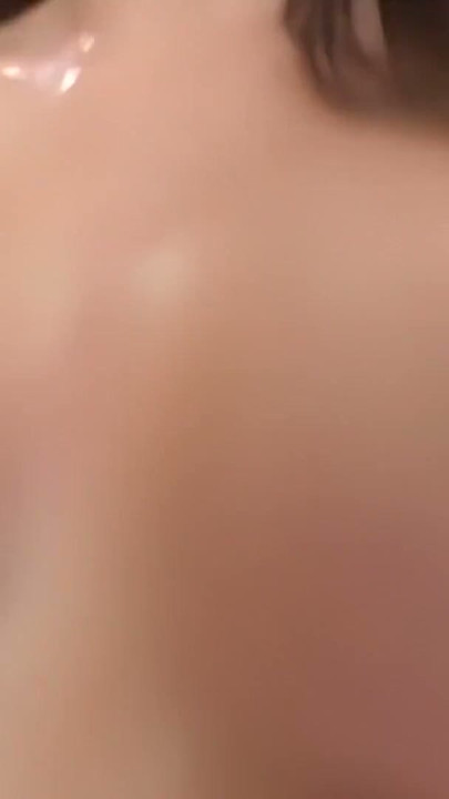 Η Gianna Michaels λατρεύει να τρώει χύσια από 2 τύπους σε αυτό το αχνιστό | Κλιπ 1